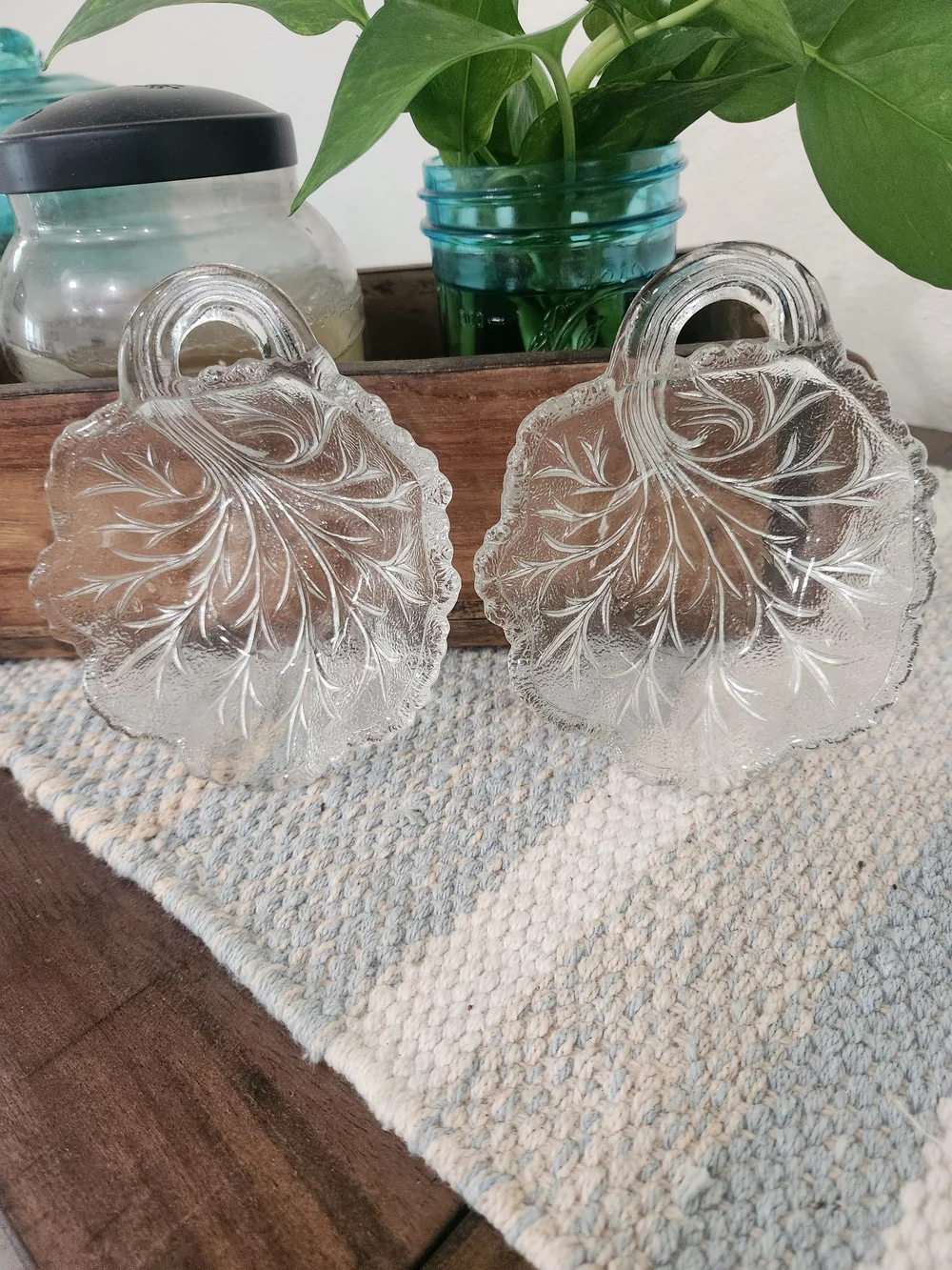 Vintage Indiana Glass Pebble Leaf Candy/nuts Serving Dishes Set Of Two